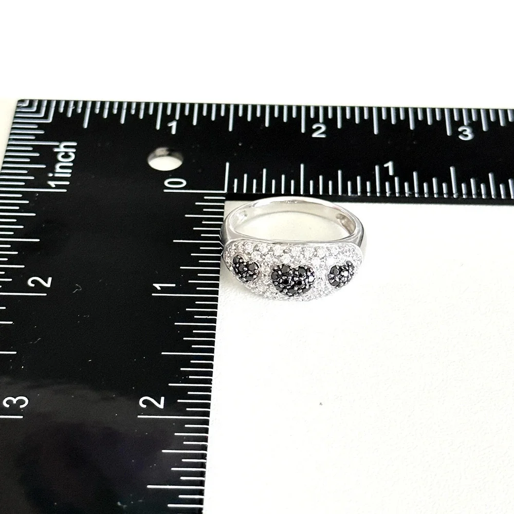 14k Solid White Gold Black & White Three Hearts Pave Ladies Band Ring Size 9.75